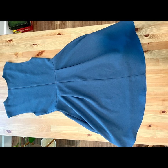 High low dress - Picture 6 of 7